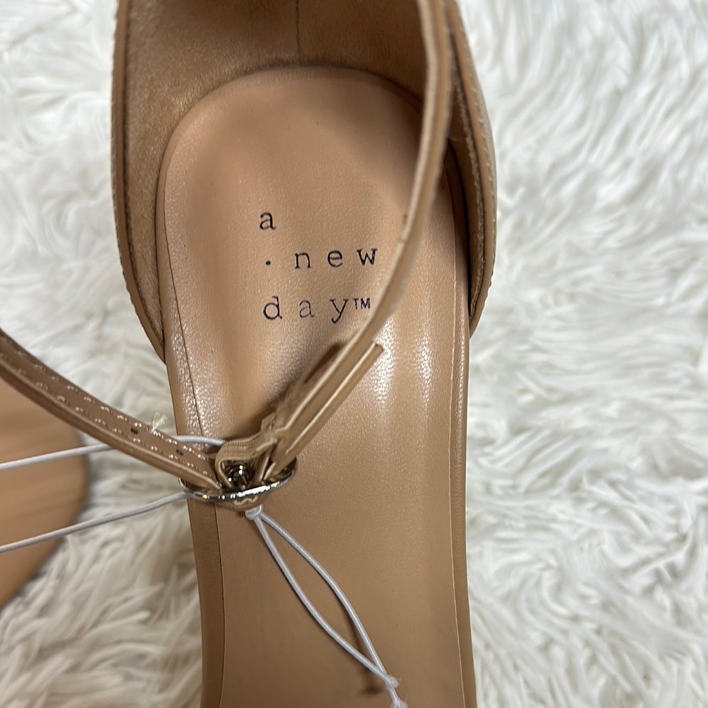 A New Day Tan Block Heel Sandals - Picture 8 of 8